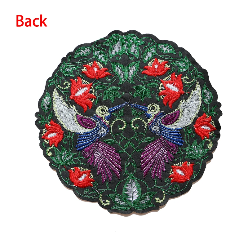 Мультфильм декоративная круглая нашивка Ласточки птицами и розами значок