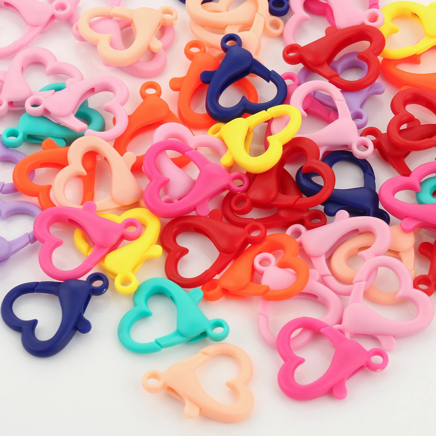 

20/40 шт., пластиковые разноцветные застежки в форме сердца