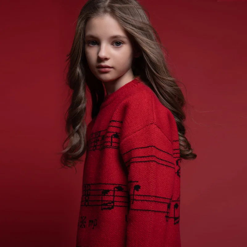 Новогодний свитер для девочек с принтом в виде нот осенний средней длины