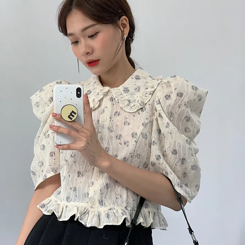 

2021 Korea Women Tops Doll Collar Bubble Sleeves Shirt for Women Floral Sweet Office Lady Short Sleeve Top Female Blusa 14387