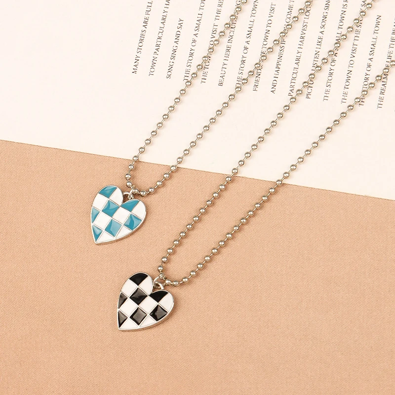 

Simple Black White Check Heart-shaped Necklace Creative Oil Drop Pendant Silver Color Sweater Chain Romantic Women's Jewelry