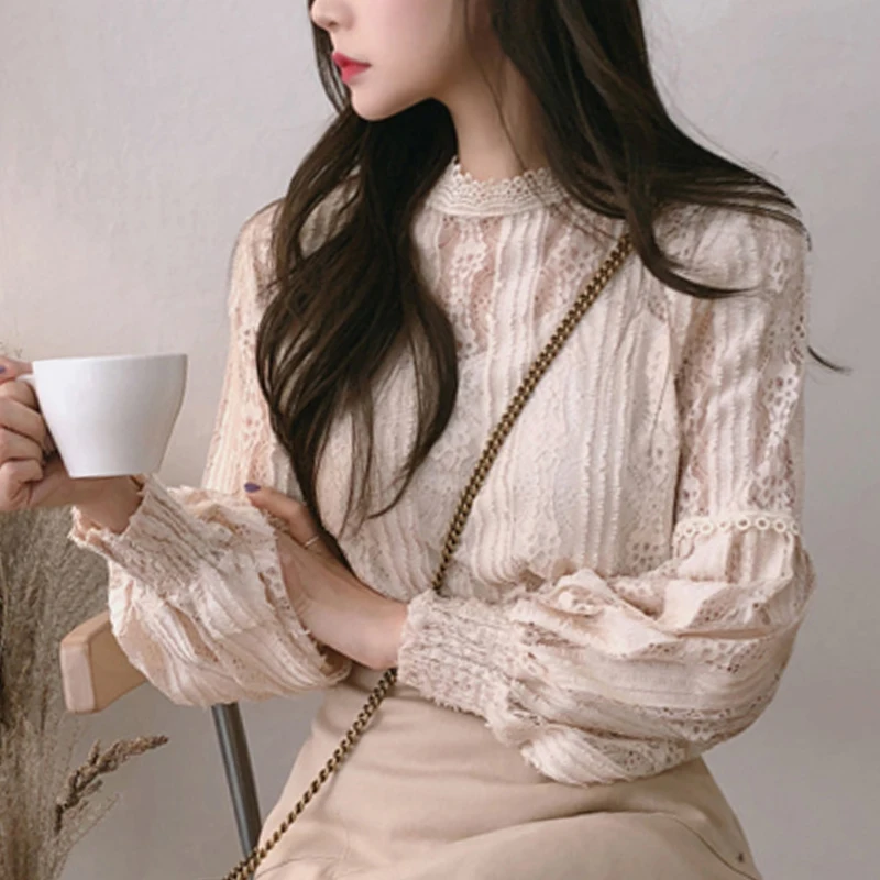 2021 женские белые кружевные блузки с длинным рукавом Сезон весна-осень Пикантные