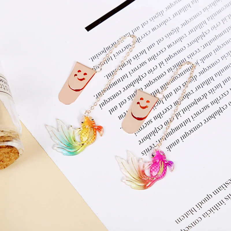 Комплект из 2 предметов Kawaii Цвет подвеска в виде золотой рыбки Закладка