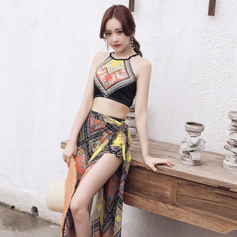 

Hot Spring Swimsuit Ladies Conservative Split Three-Piece Suit Gathered To Show Thinness And Cover Belly Sexy Ethnic Style