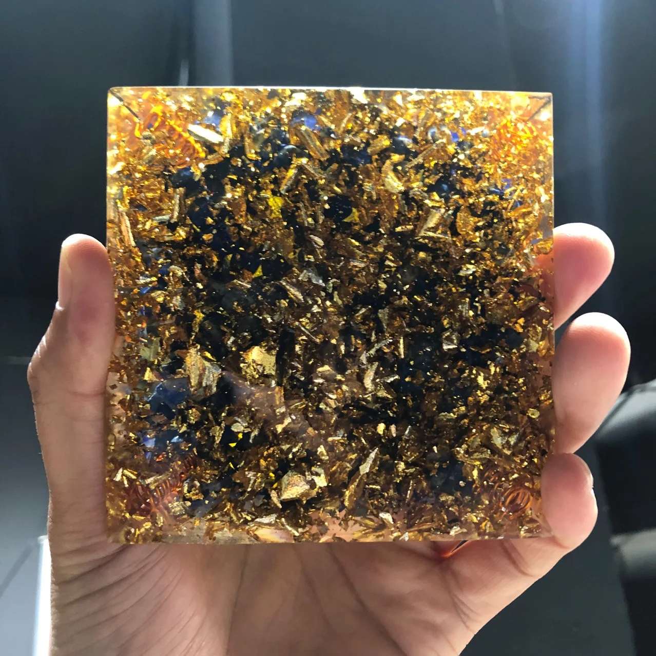 

Original Natural Crystal Resin Craft Ornaments Orgonit Pyramid Eye Of Horus Geomancy Jewelry Healing Energy Prayer For Wealth