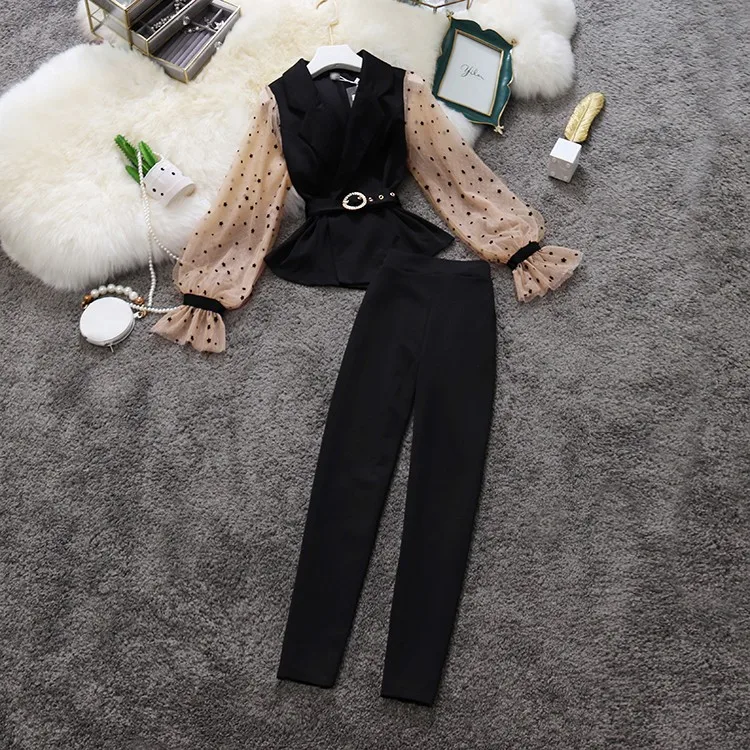 

Trendy Women's Patchwork Puffy Sleeve Ruffled Top and High Waist Ankle-length Patns One Set