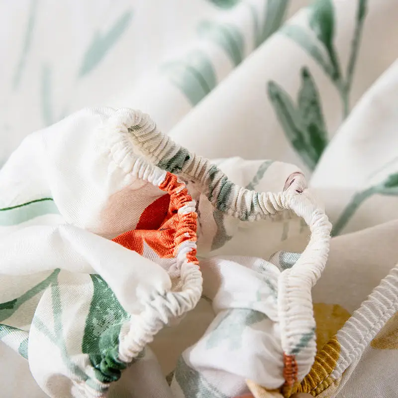 Простыня из 100% хлопка с принтом в виде маленьких цветов простыня эластичным