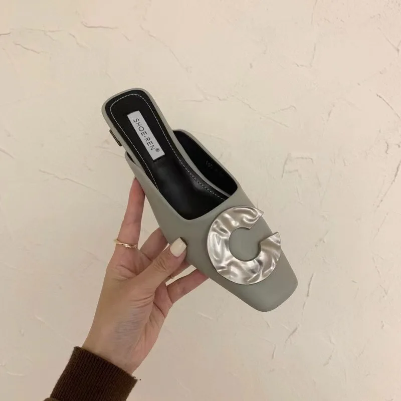 

Square Toe Casual Women Slippers Metal Design Solid Color Summers Flip Flops Beach Shoes Thick Low Heels Comfortable Slippers