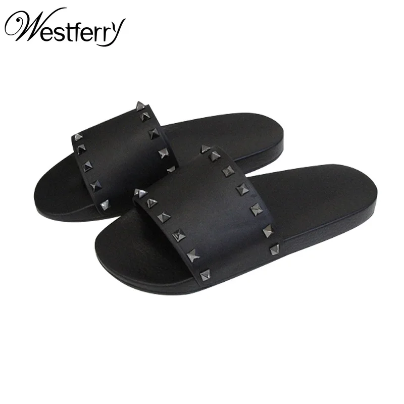 Шлепанцы женские с заклепками Нескользящие кожаные пляжная обувь Европейская