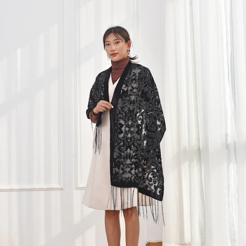 Шелковый шарф из бархата роскошного дизайна 2020 года для женщин с принтом цветов и узоров, подходит для ношения в зимний период как хиджаб или пончо для мусульманок.