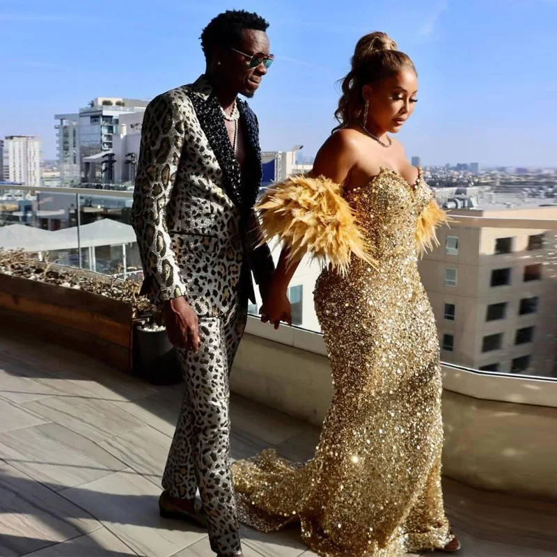 

Gold Mermaid Evening Dresses With Feather Short Sleeves Sequins Prom Party Gowns Sparking Sequins Trumpet Robe De Mariée Lace Up