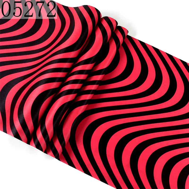 05272 Черно-белая полосатая настенная бумага s современная спальня изогнутая полоска настенная бумага рулон для гостиной ТВ фон - Цвет: 05272