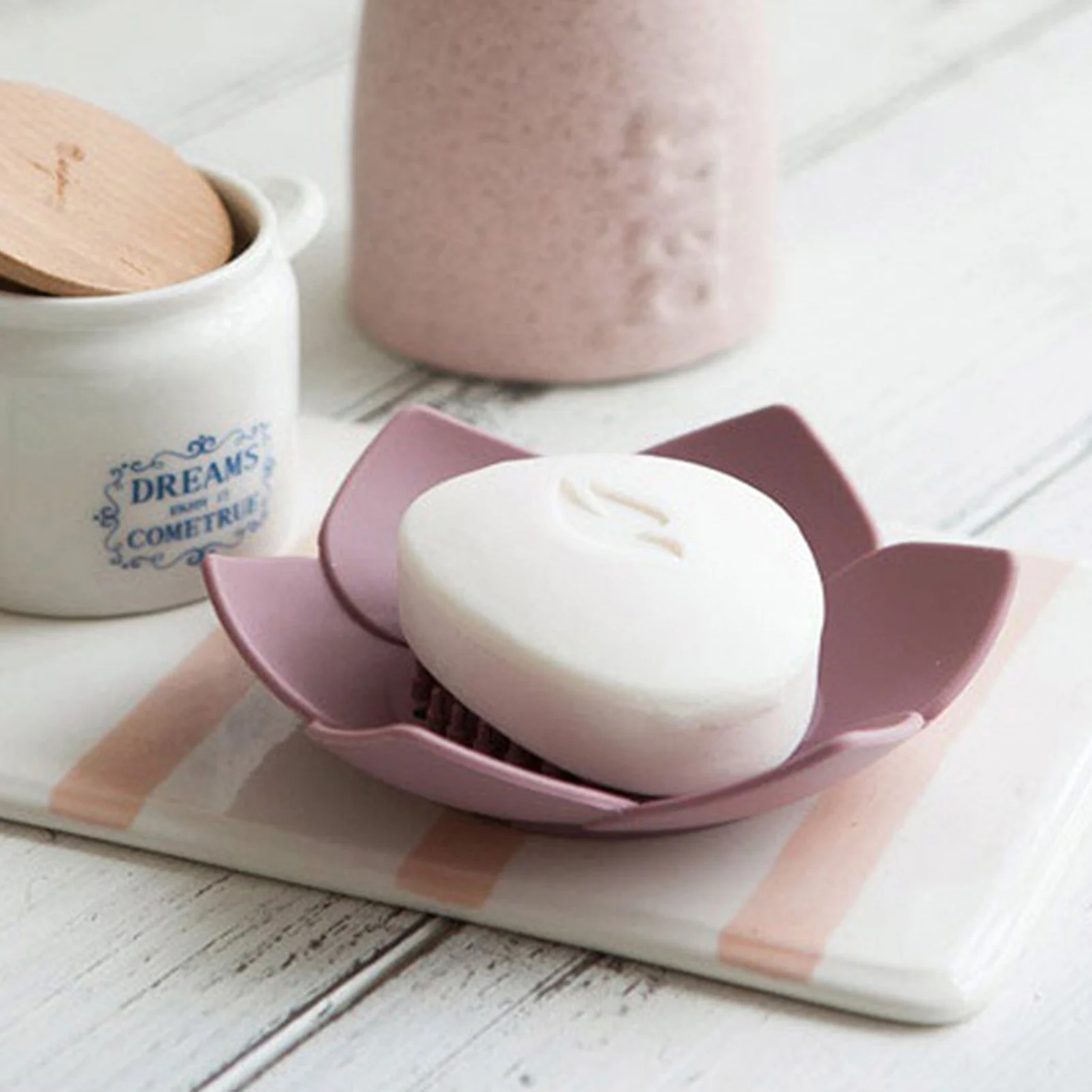 

Lotus Shape Soap Dish Bar Soap Holder Self Draining Soap Saver Toilet Bathroom Non-slip Durable Eco-friendly Accessories