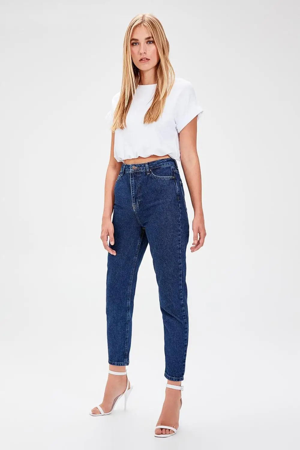 Trendyol синие Черные джинсы с завышенной талией Mom Denim TCLSS19LR0126