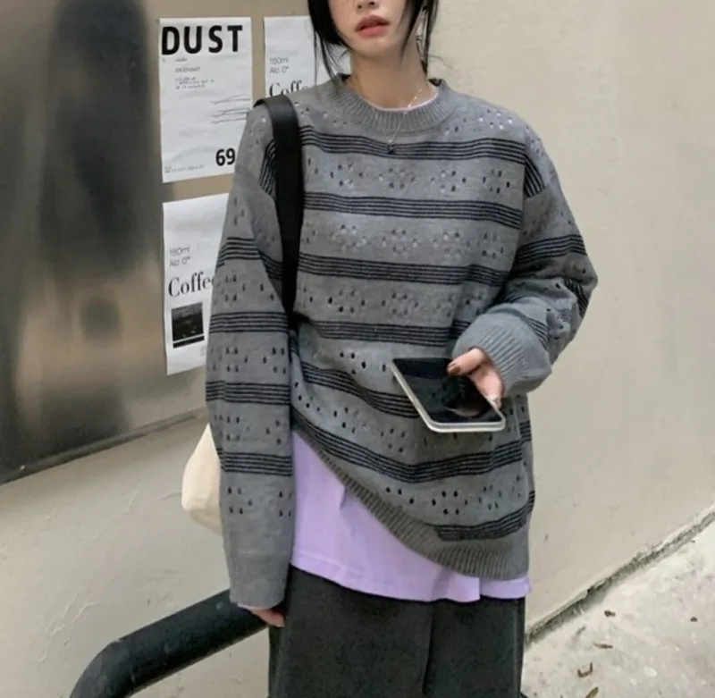 

Женский свободный свитер в полоску, с длинным рукавом