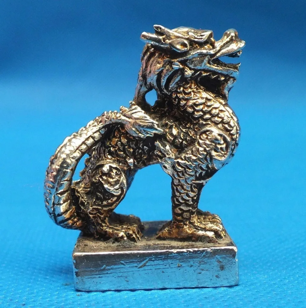 

Antique collection: Bronze gilded Silver Dragon seal is superior to small ornaments and old objects in desktop study