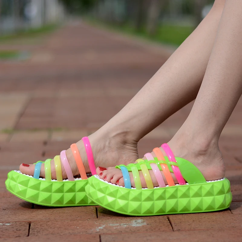 Женские шлепанцы из прозрачного ПВХ радужных цветов сандалии на толстой мягкой