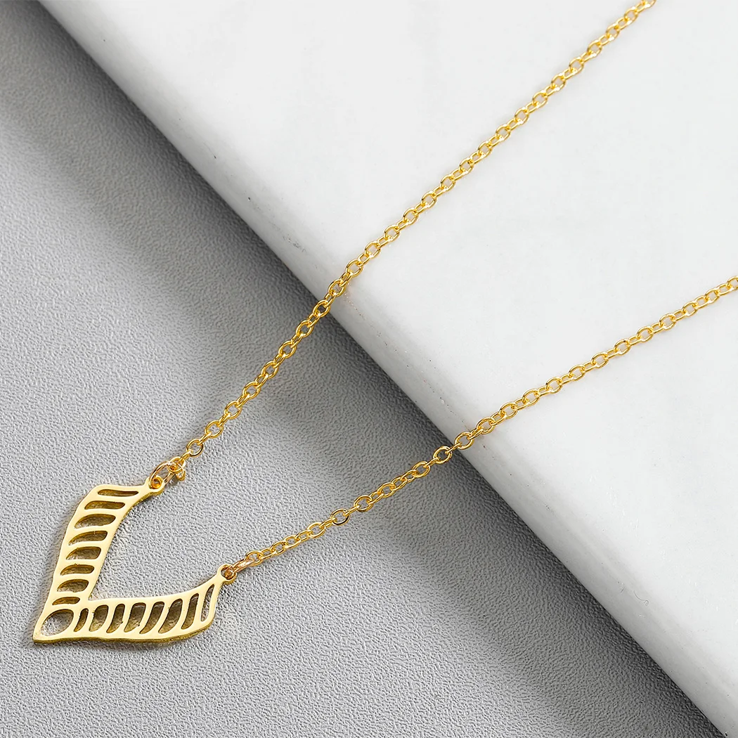 Ожерелье с подвеской в форме V из нержавеющей стали | Украшения и аксессуары