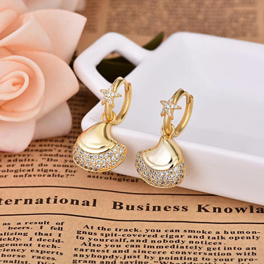 

's New Original High-quality 1:1 Inlaid Shiny Zircon, Gold Shell Earrings, Fashionable And Elegant Gifts For Women