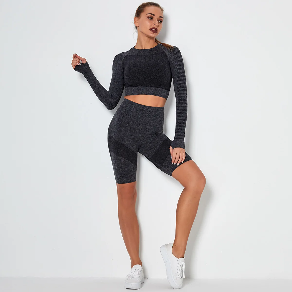 

New Hot Seamless Knit Sexy Long-sleeved Yoga Suit Running Sports Fitness Yoga Shorts