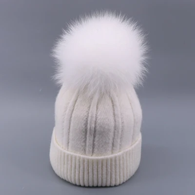 White Зимняя женская вязаная шапка Skullies, Женская бини, шапка с настоящим помпон из лисьего меха, Роскошные плотные теплые уличные Лыжные шапки Gorro для девочек - Цвет: White