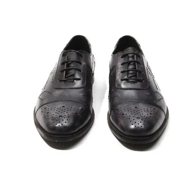 2 цвета мужские туфли в деловом стиле с круглым носком и резным узором Лидер