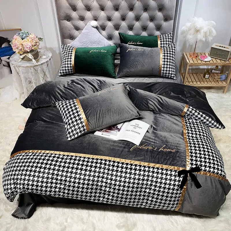 Комплект постельного белья из бархата Dove серо-черный клетчатый блестящий