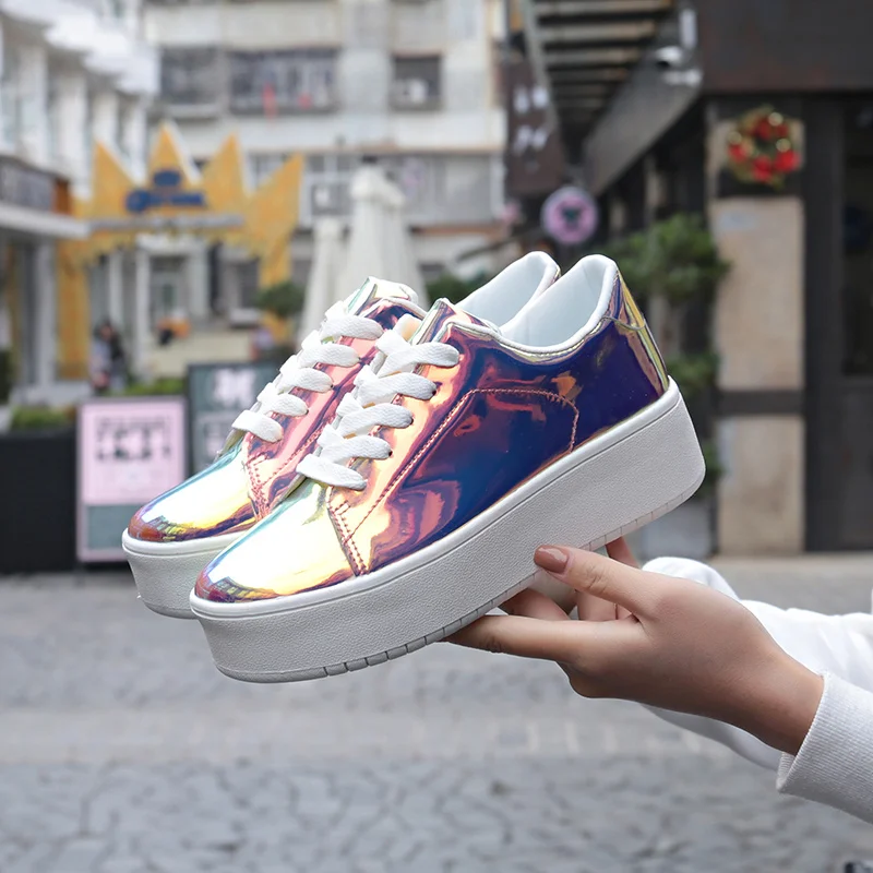 Женские кроссовки на массивной подошве розовые с блестками удобная повседневная