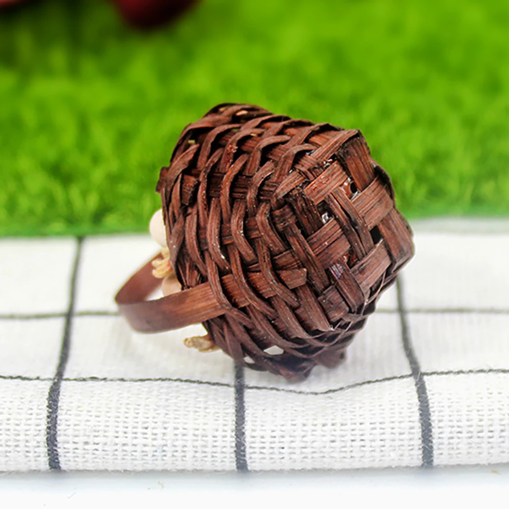 

1/12 Dollhouse Miniature Accessories Mini Retro Egg Rattan Basket Simulation Food Model Toys for Doll House Decoration