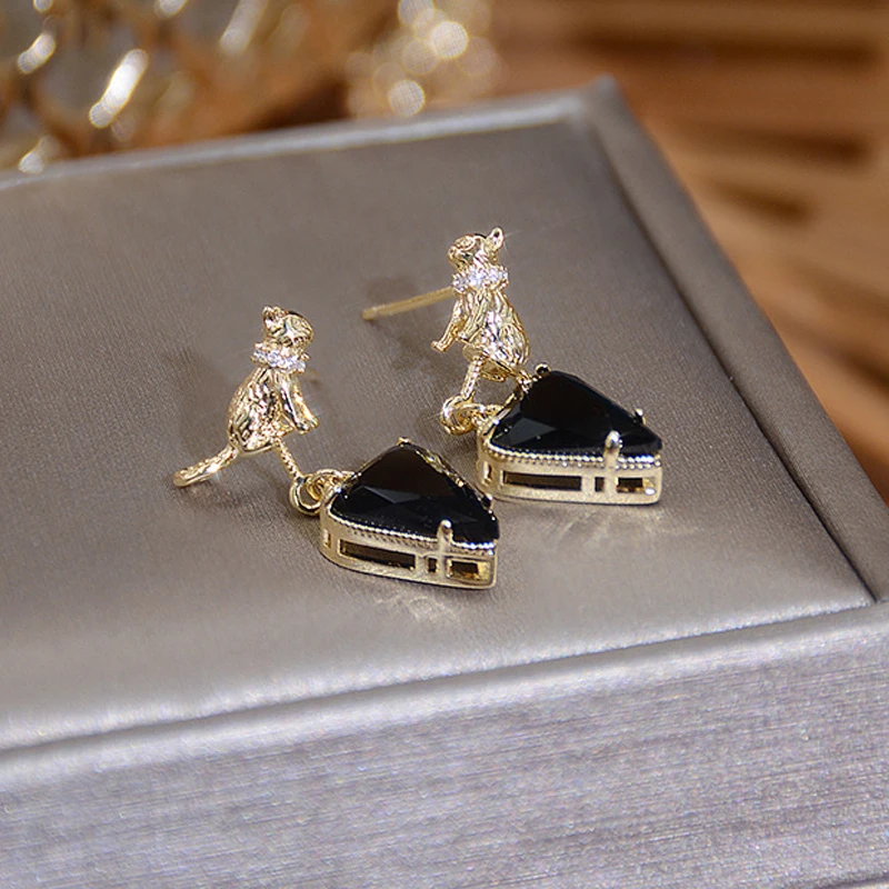 

Luxury Noble Cat Women Earring Big Black Crystal Stud Earrings Charm Elegant Ear Ring Fine Jewelry Waterproof Pendant Bijoux