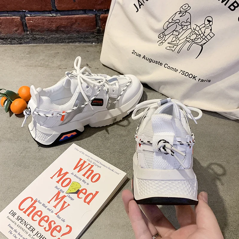 Новые стильные кожаные кроссовки дышащие на толстой подошве для бега спортивная