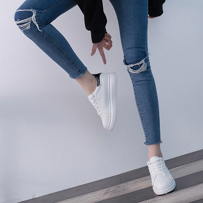 COWCOM/Новая женская обувь белого цвета на толстой подошве однотонная повседневная
