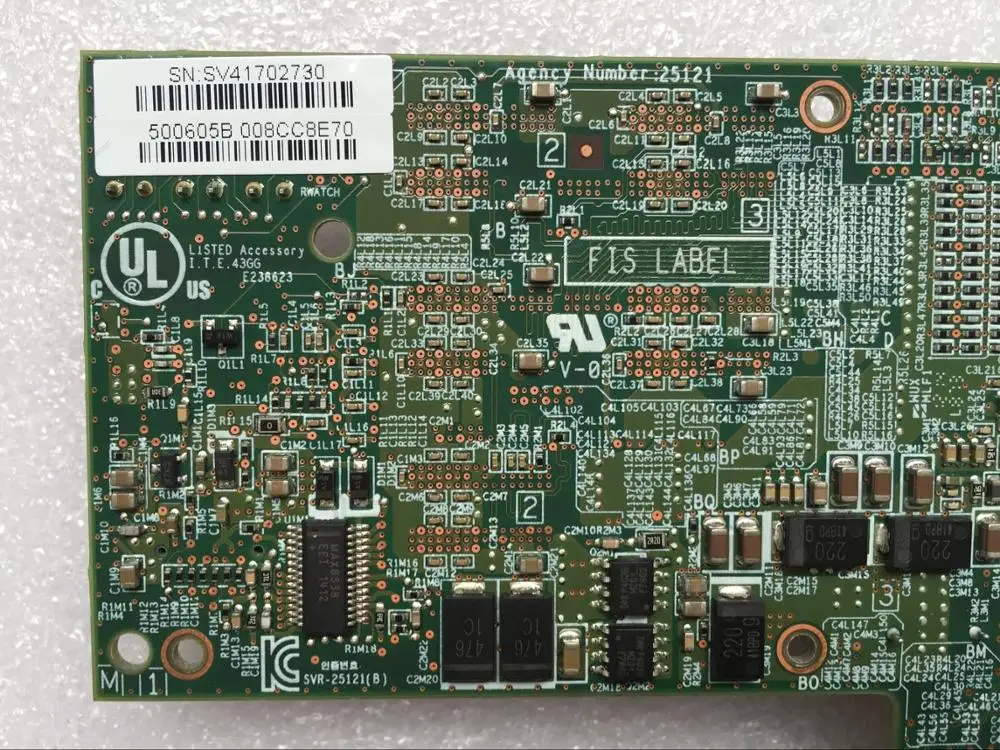 LSI MegaRAID SAS/SATA 9260-4i 4-портовый 6 ГБ/сек. внутренний PCI-E RAID-карта 512m RAID 0/1/5/6/10/50/60 |