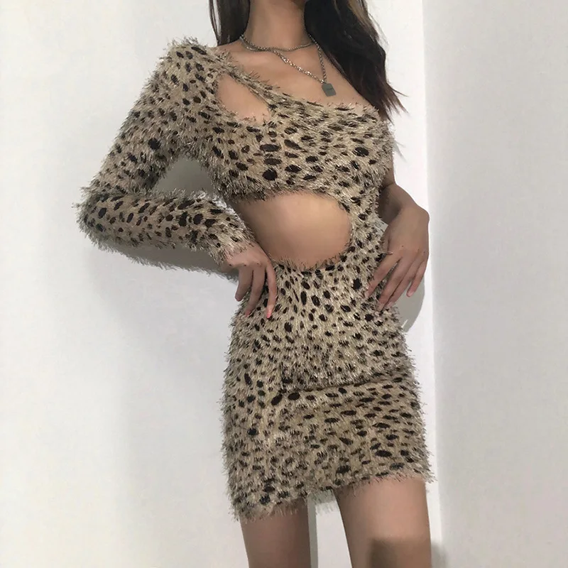 

Женское короткое бархатное платье с леопардовым принтом, с воротником-стойкой