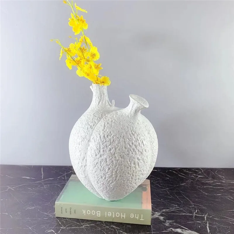 

Bao Guang Ta Simple Modern White Heart Ceramics Vase Nordic Creative Living Room Dried Flower Flower Arranging Home Decor A3082