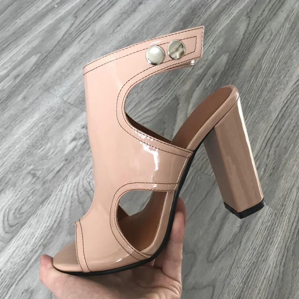 Летние женские босоножки из искусственной кожи на высоком каблуке кофейные