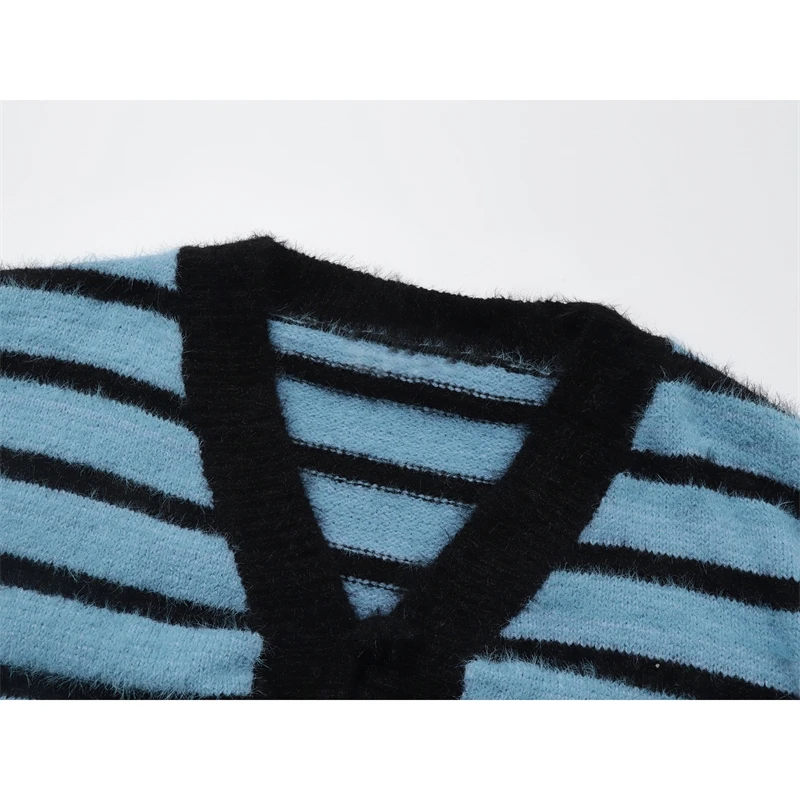 Женский трикотажный кардиган с V-образным вырезом длинным рукавом |