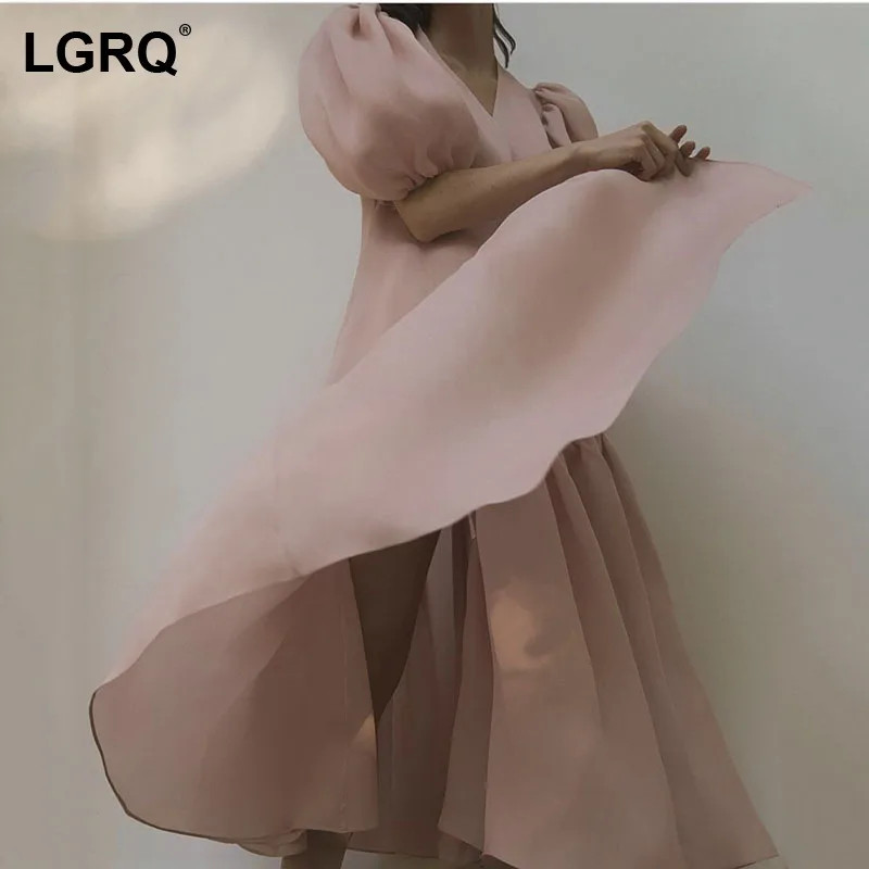 

[LGRQ] Women Pink Color Bandage Ruffles Dress New Arrival V-Neckshort Puff Sleeve Fit Fashion Tide Spring Autumn 2021 19D2131