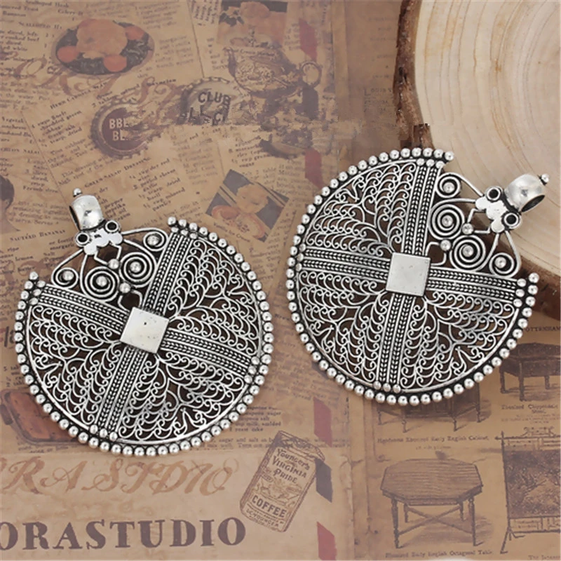 DoreenBeads сплав на основе цинка Boho шикарные Подвески круглая античная серебряная филигранная стильная самодельная фурнитура 74 мм x 64 мм(2 4/"), 1 штука