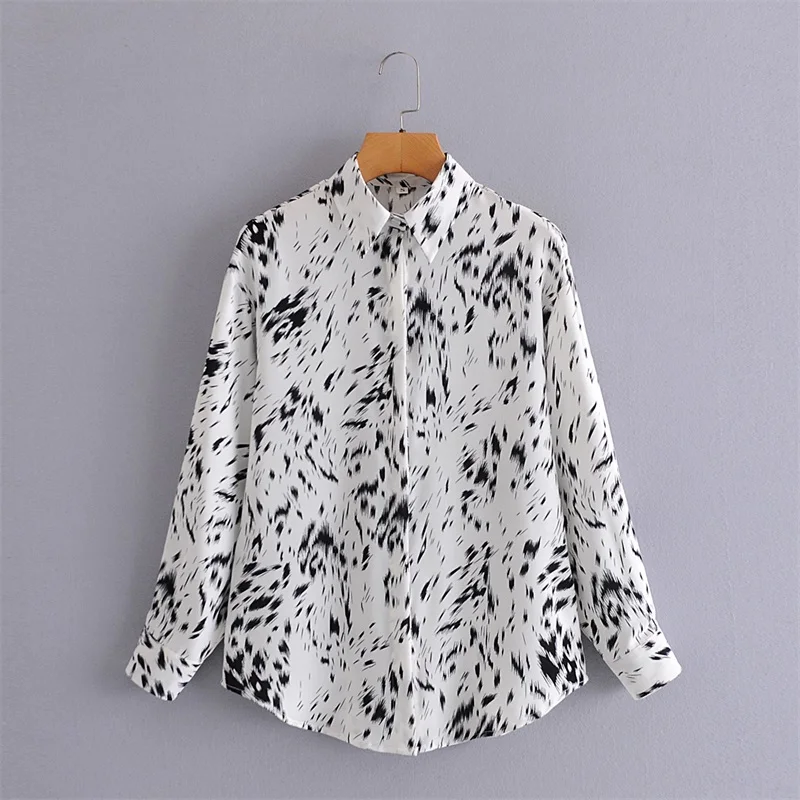 

TRAF Women 2021 Fashion Animal Print Loose Blouses Vintage Long Sleeve Button-up Female Shirts Blusas Streetwear