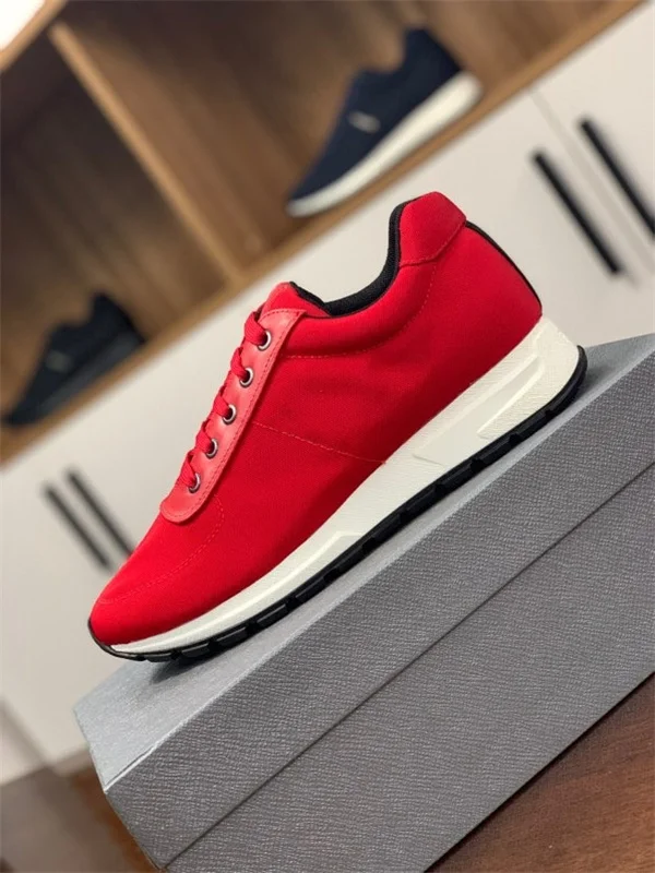 

2021 Spring Men's Sneakers Inside The Increase of Small White Shoe Trend Go with Men's Casual Sports Shoes
