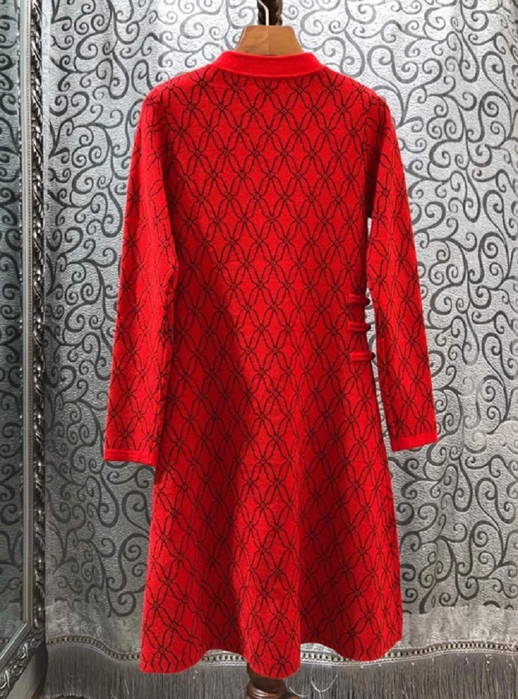 Женское трикотажное платье свитер красное шерстяное с геометрическим узором и