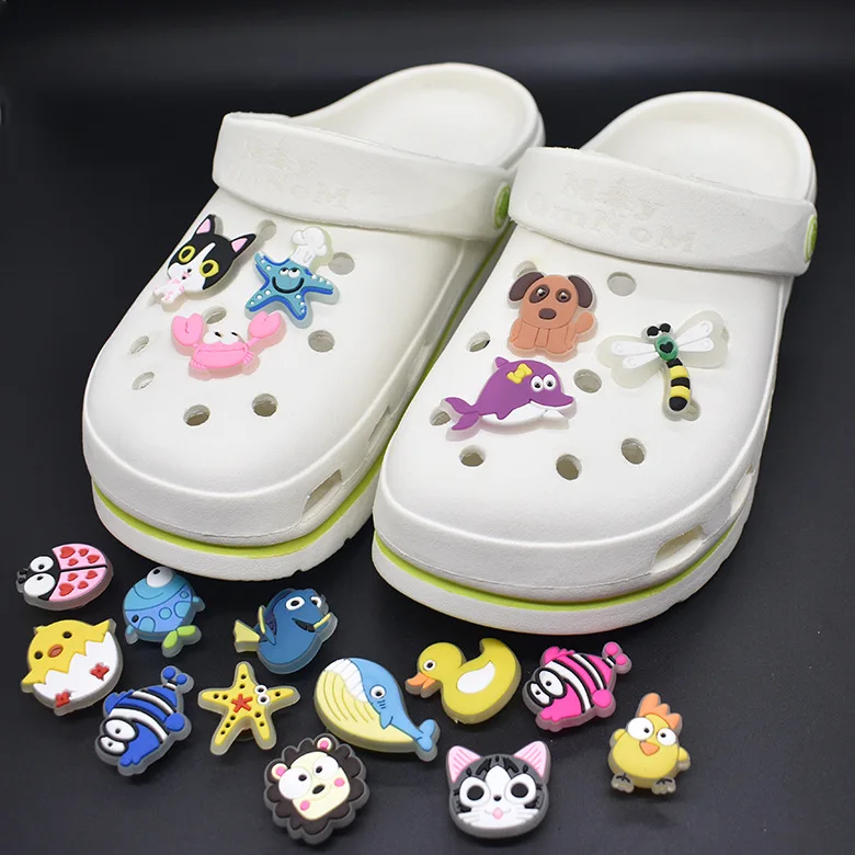

Cute Cartoon Animal Luminous PVC Hole Shoe Charms Decoration Buckles Shoes Accessories Sandals Diy Ornaments Wholesale Kids Gift