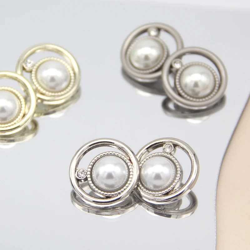 

HENGC Round Hollow Gold Metal Pearl Buttons For Clothes Women Coat Blouse Decorations Needlework Sewing Accessories Wholesale