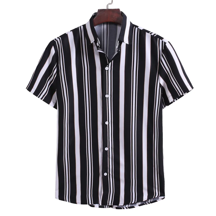 

Мужская рубашка с коротким рукавом и отложным воротником, свободного покроя