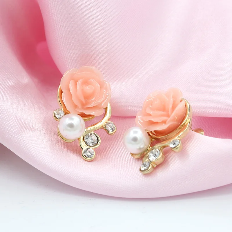 Женские серьги с искусственным жемчугом розовые золотого цвета кристаллами и