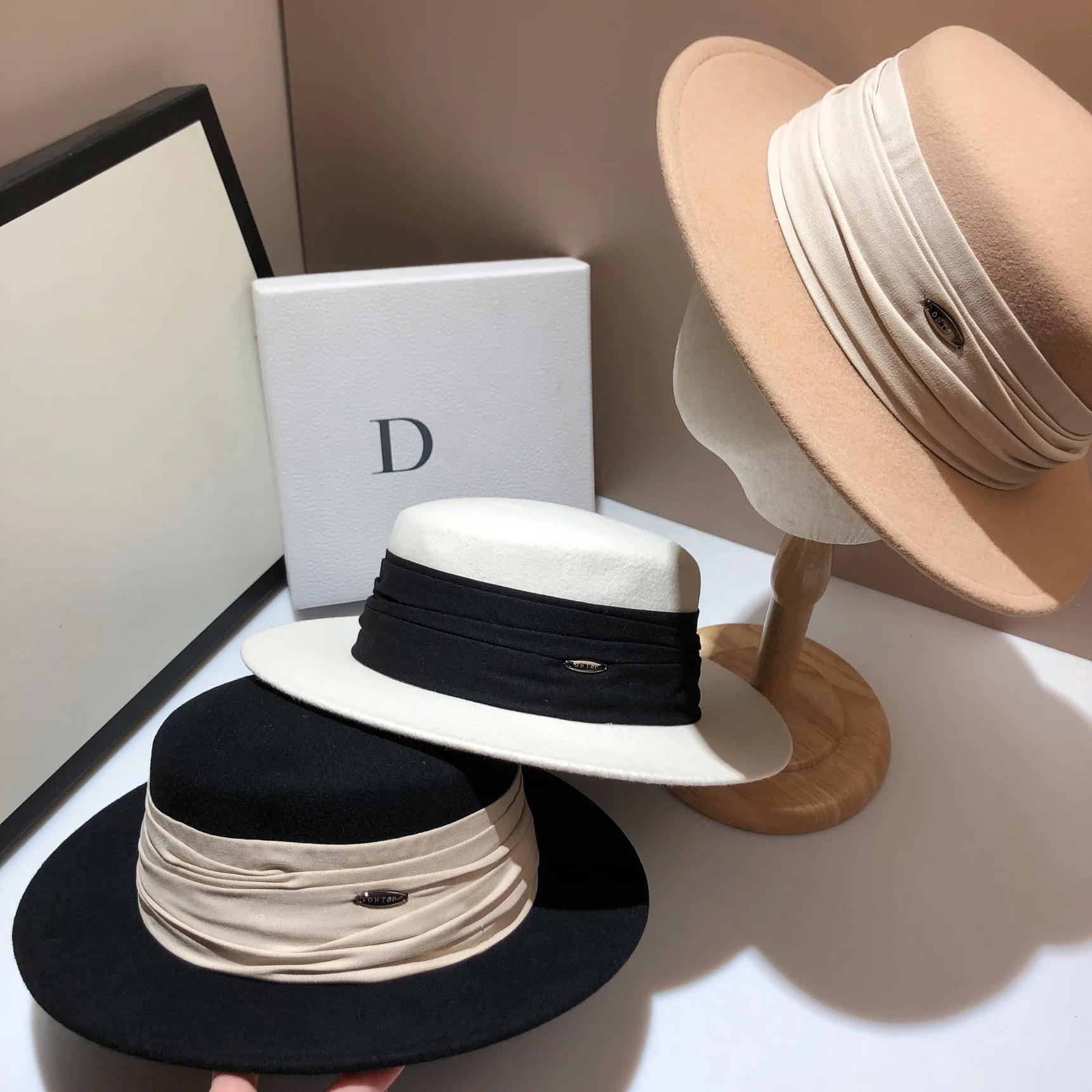 

Hepburn style Australian wool top hat fashion retro neutral pleated cotton and linen belt flat top hat personality all-match