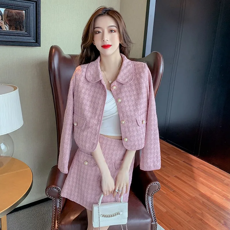 

Early autumn net red new suit women's 2021 age reduction fashion thin plaid coat half body short skirt two-piece set