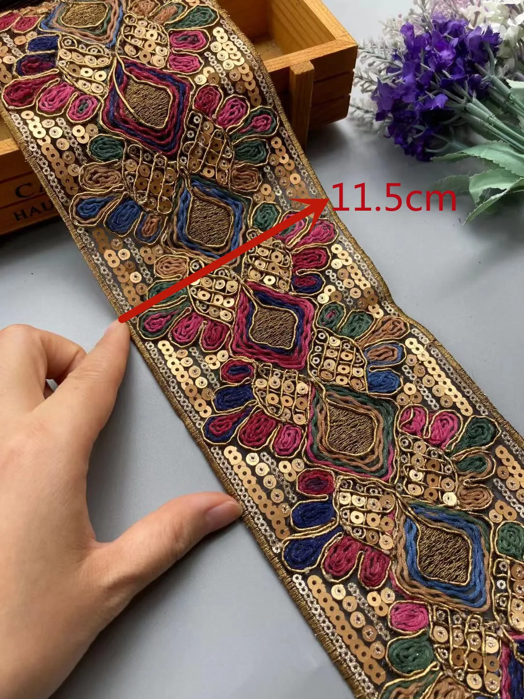 

Retro 2 Yards 11.5cm Sequin Lace Trims Black White Floral Lace Ribbon for Bridal Lace DIY Sewing Material for Dress Decoration
