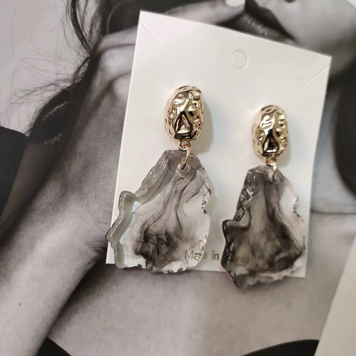 

YANGLIUJIA Irregular Ink Texture Acrylic Earring Personality Exaggerated Geometry Stud Earrings Ms Jewelry Gift 2021